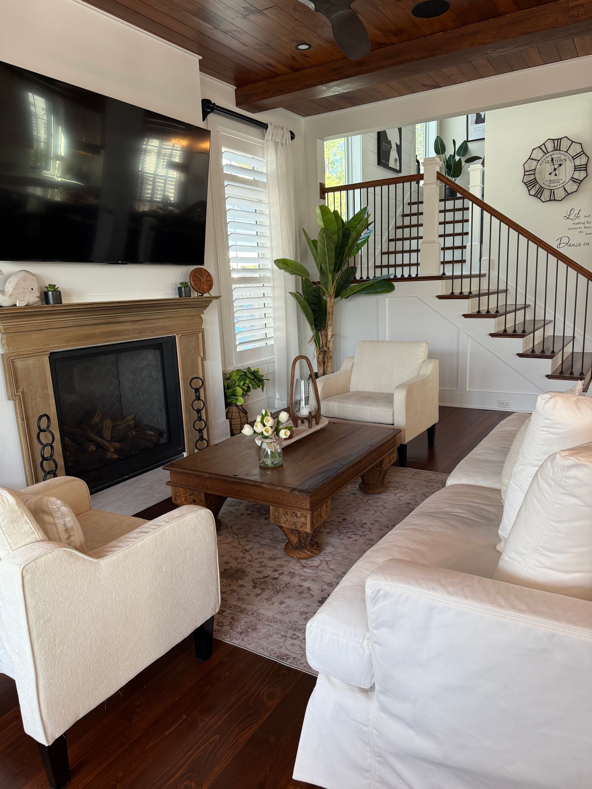 Family room coastal custom home by Oak Construction
