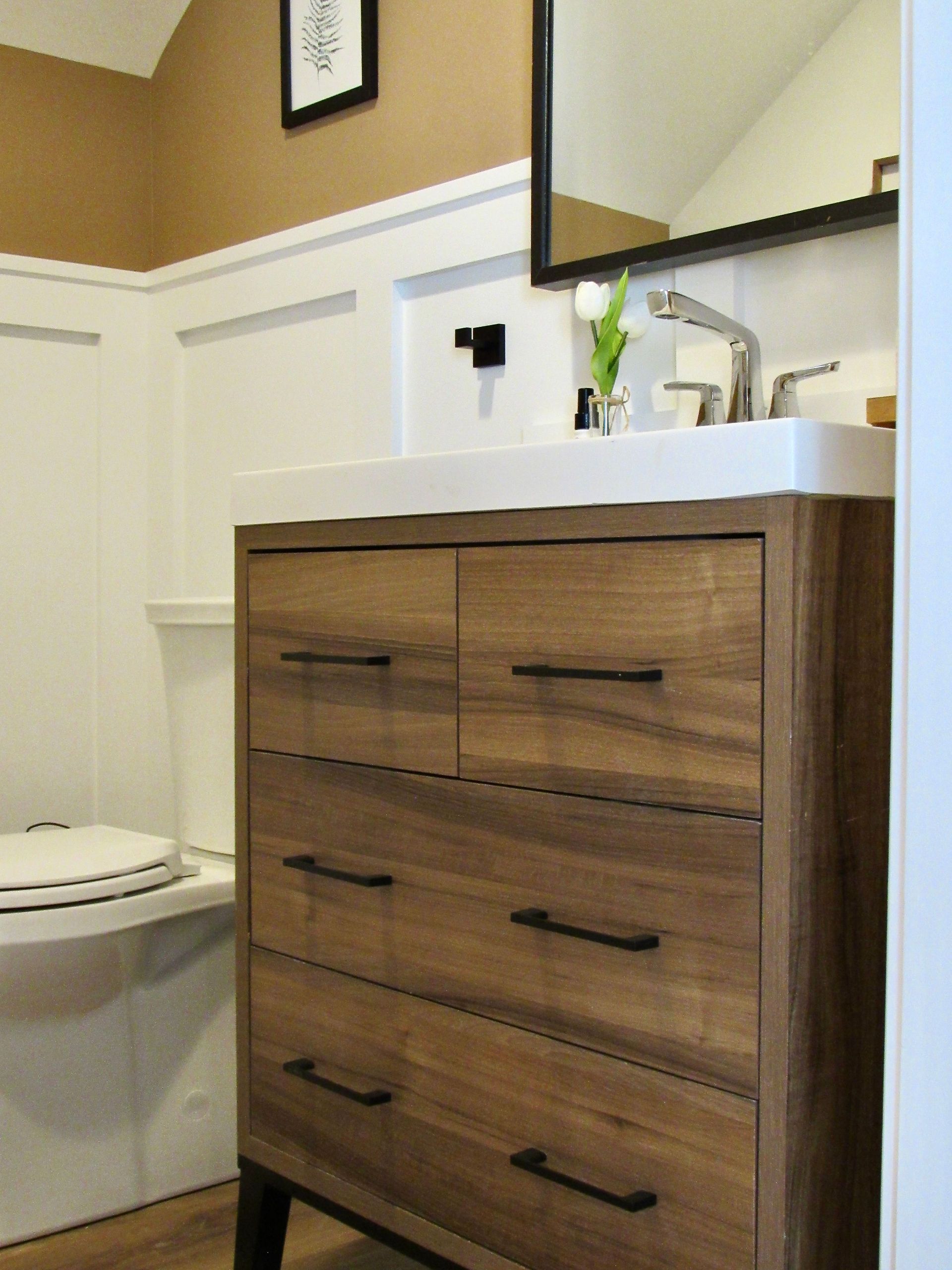 Coastal basement Powder room