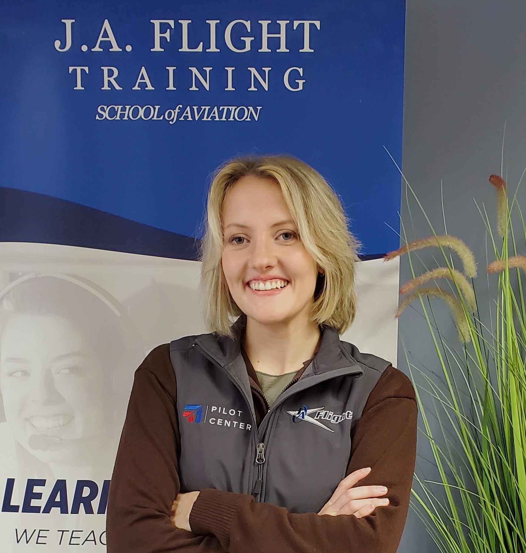Headshot of Elizabeth Coleman, customer service representative at JA Flight Training.