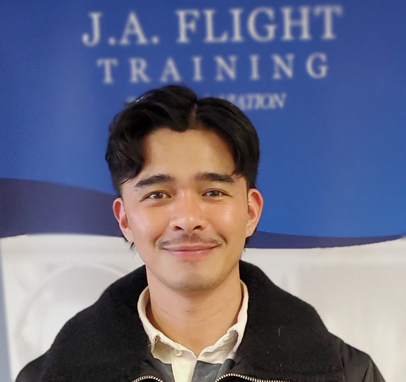 Headshot of Kenn Richmond, instructor and CFIA/CFII at JA Flight Training.