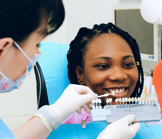 patient trying porcelain veneers