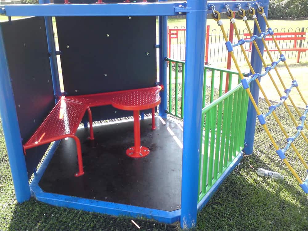 Rocket Tower with Bench and Rope Net