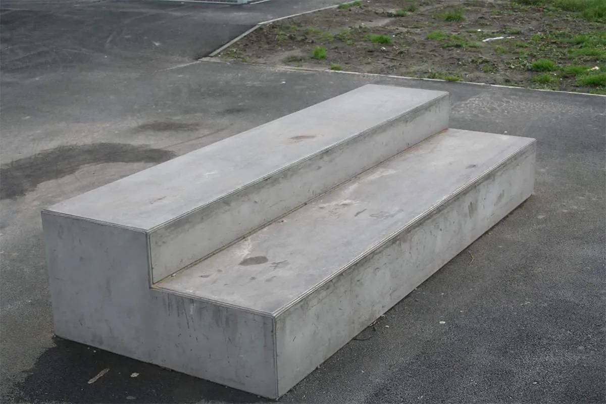 skatepark grind block