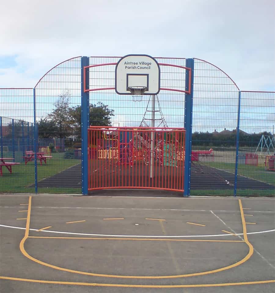 muga goal end court