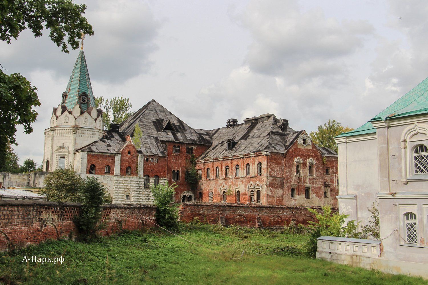 View of the buildings of Fedorovsky town in 2017