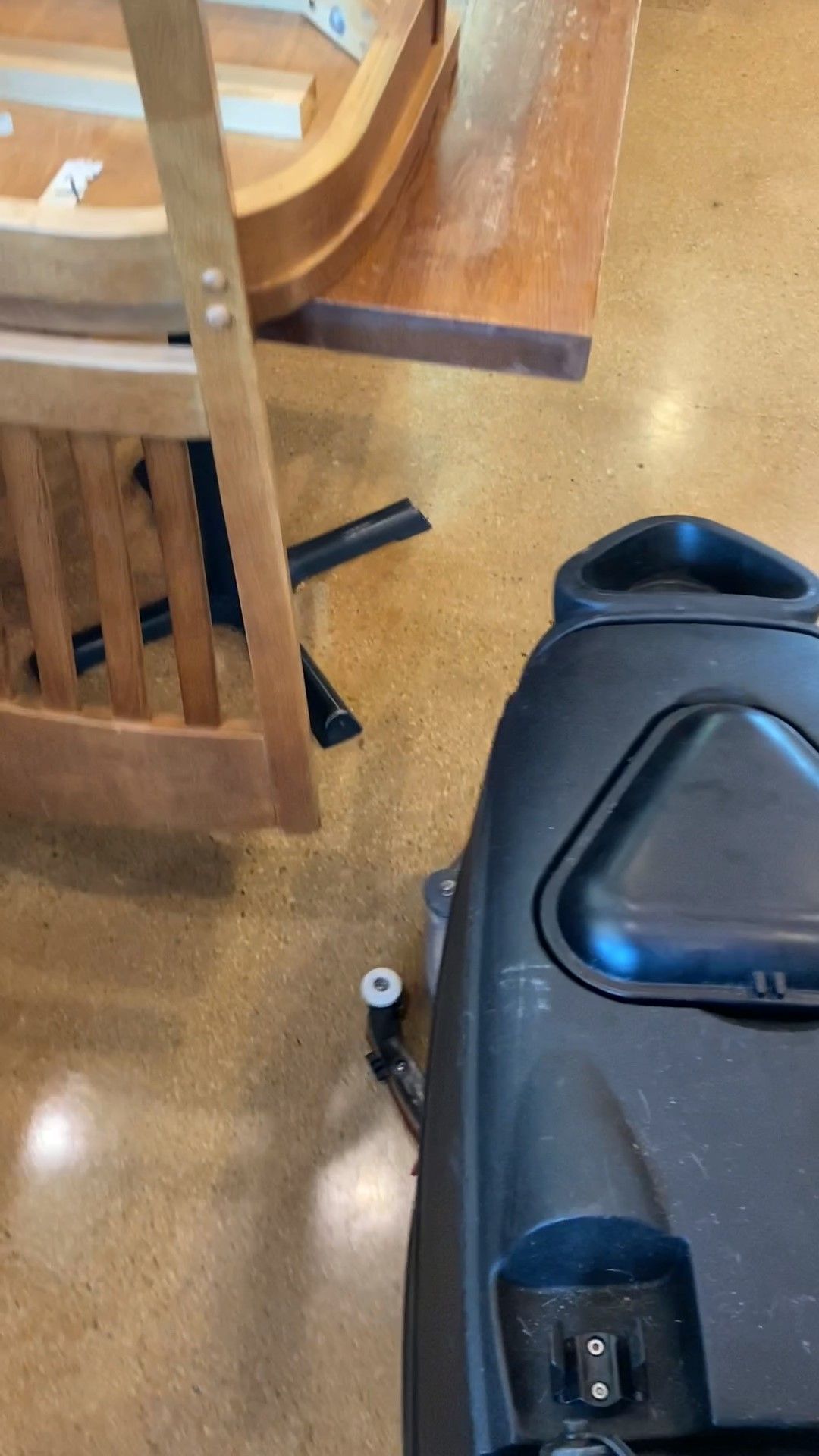 Warehouse, Restaurants, Medical  Floor Cleaning 