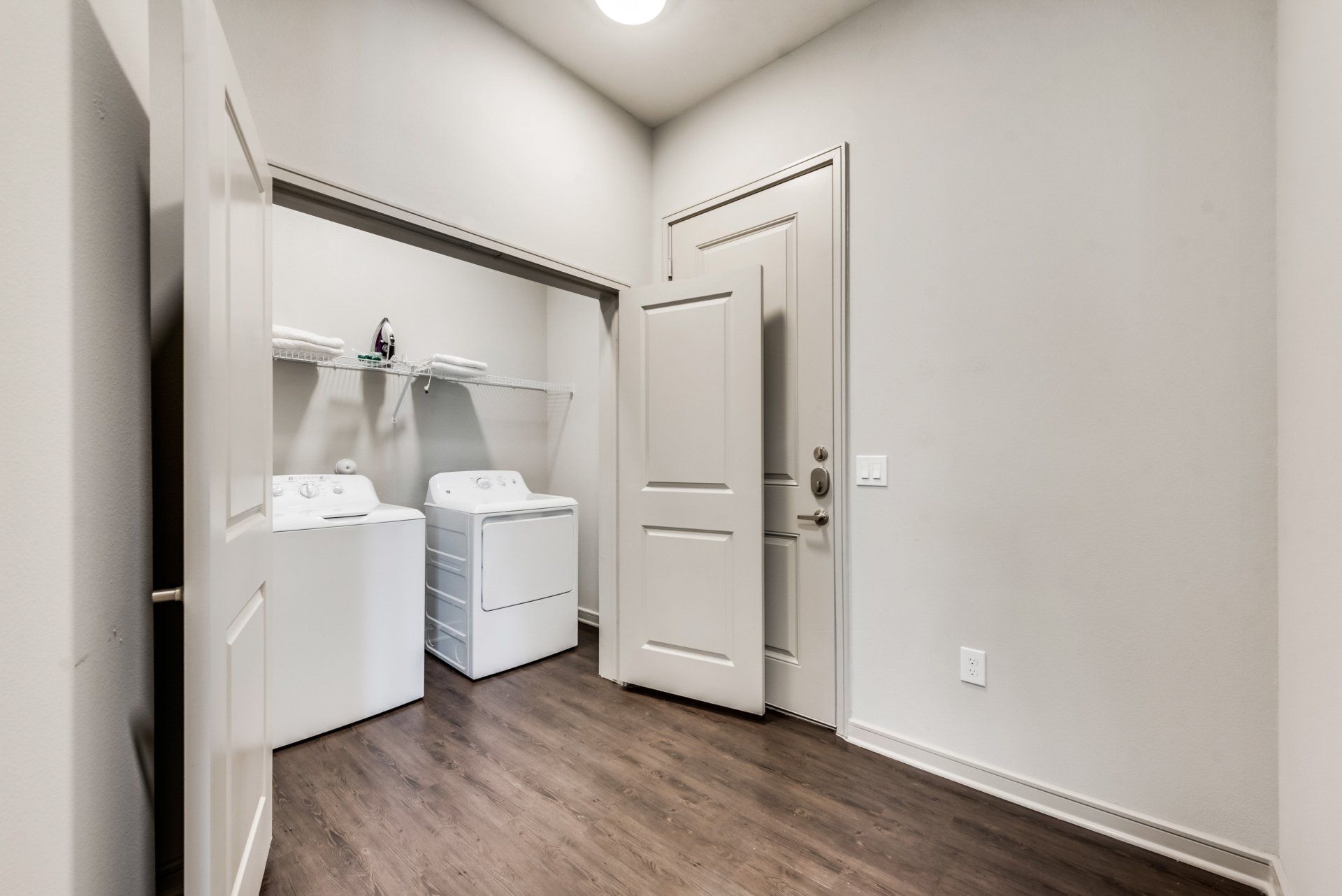 Laundry at a furnished apartment community in Las Colinas