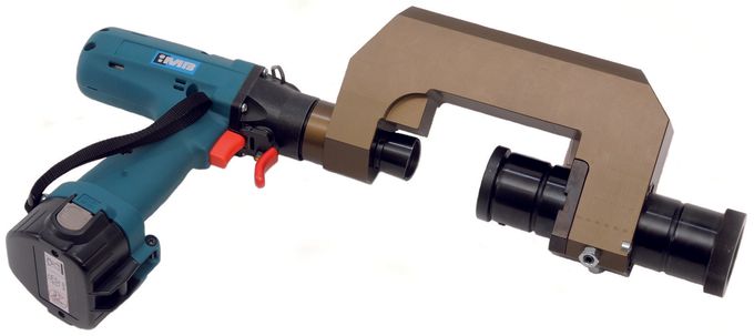 Punzonatore canali a batteria