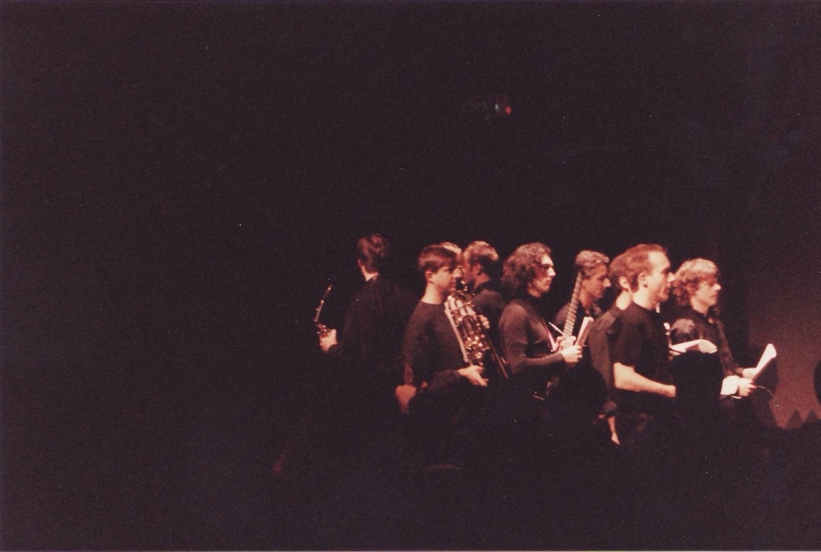 Suite pour orchestre hybride et batterie électronique. Valse constituée uniquement de silences éloquents. Composition by Jean Francois Mathieu pour batterie électronique préprogrammée.