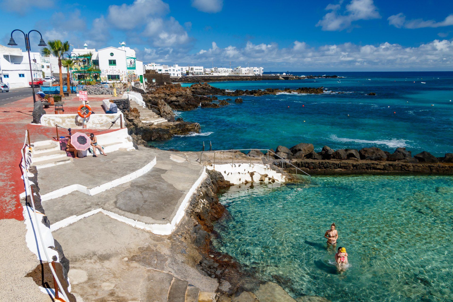 Lanzarote-beach-naturalpool