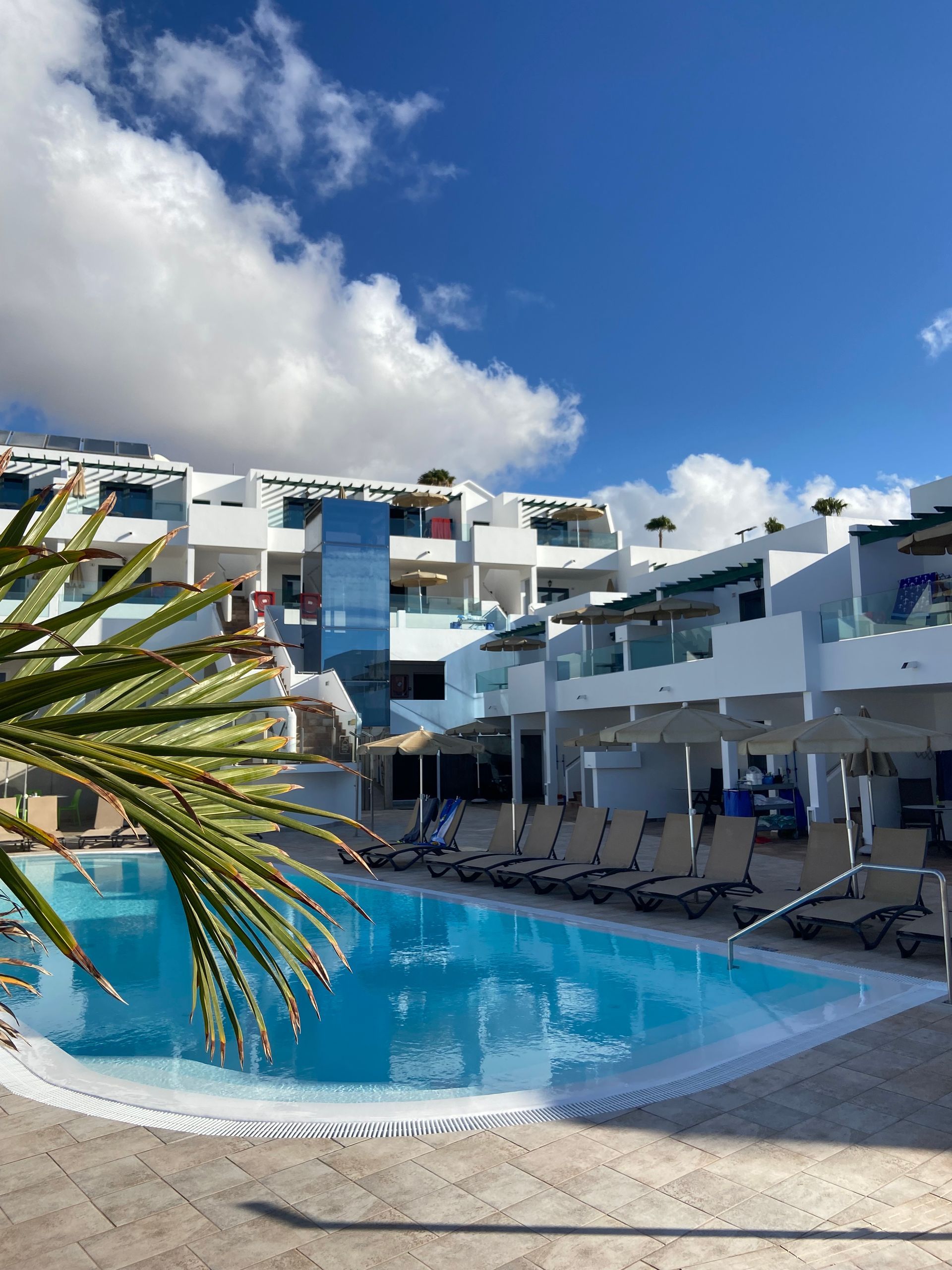 Pool, sunbeds, elevator at Villa Canaima Apartments