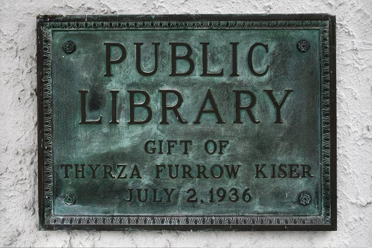Bronze plaque: 