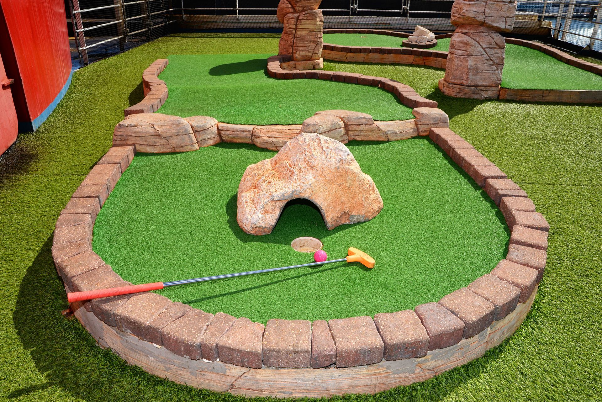 Mini Golf Court