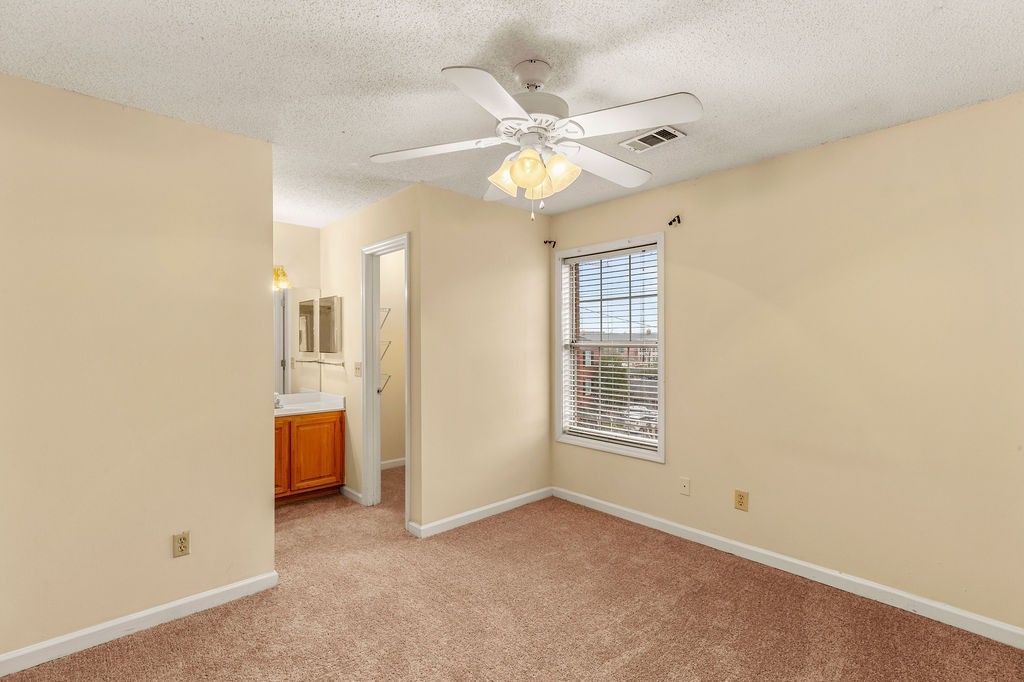unfurnished bedroom