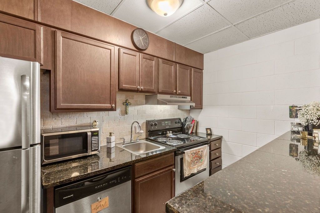 terra nova deluxe kitchen