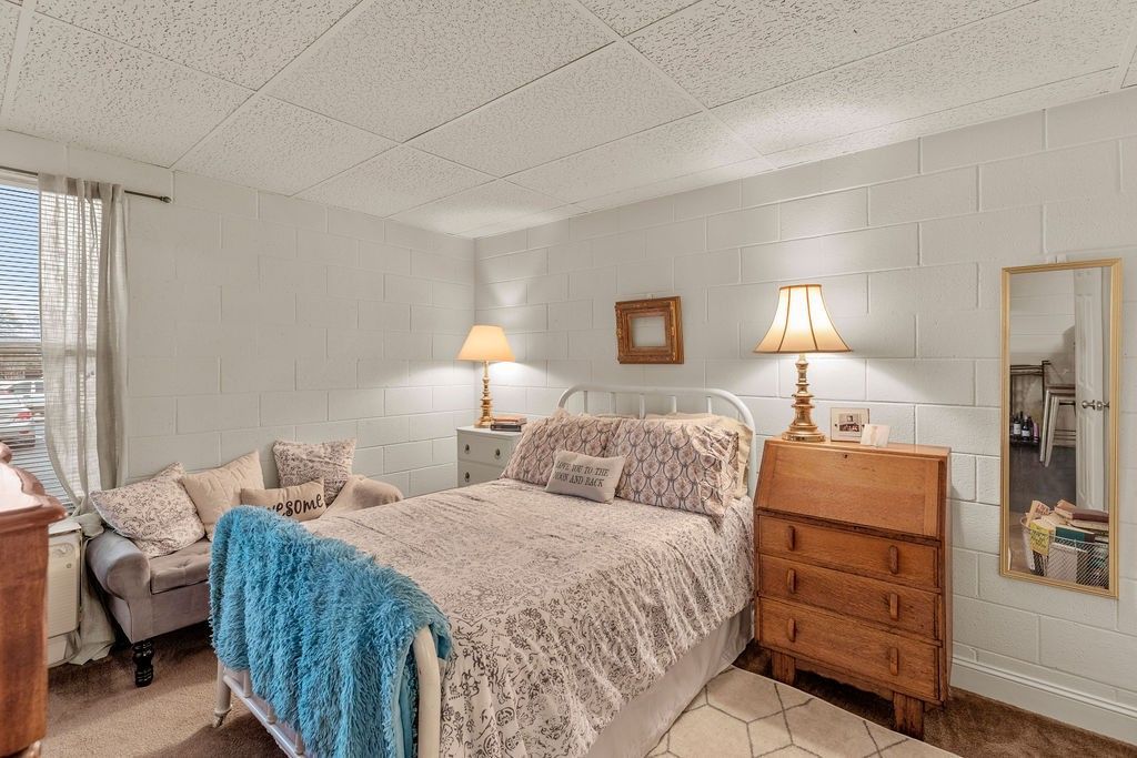 terra nova deluxe bedroom