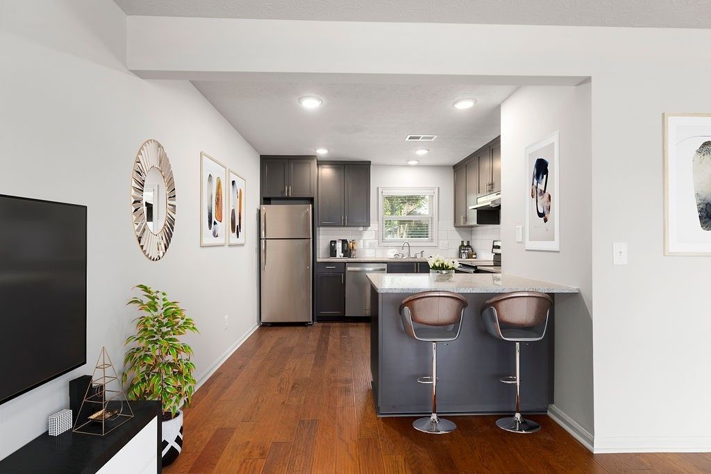 Foxburough 1 bdrm kitchen dining