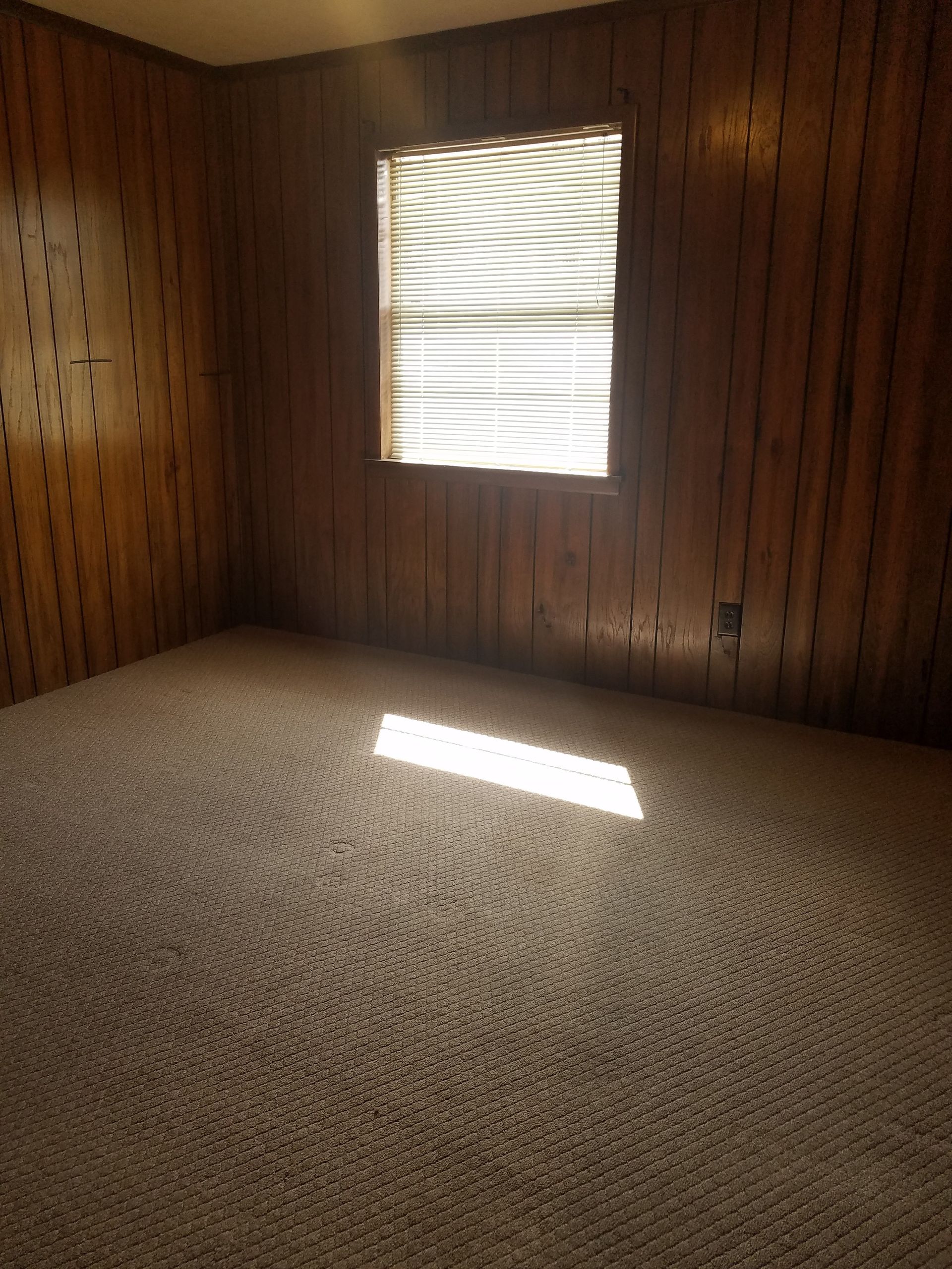 walker i standard unfurnished living room