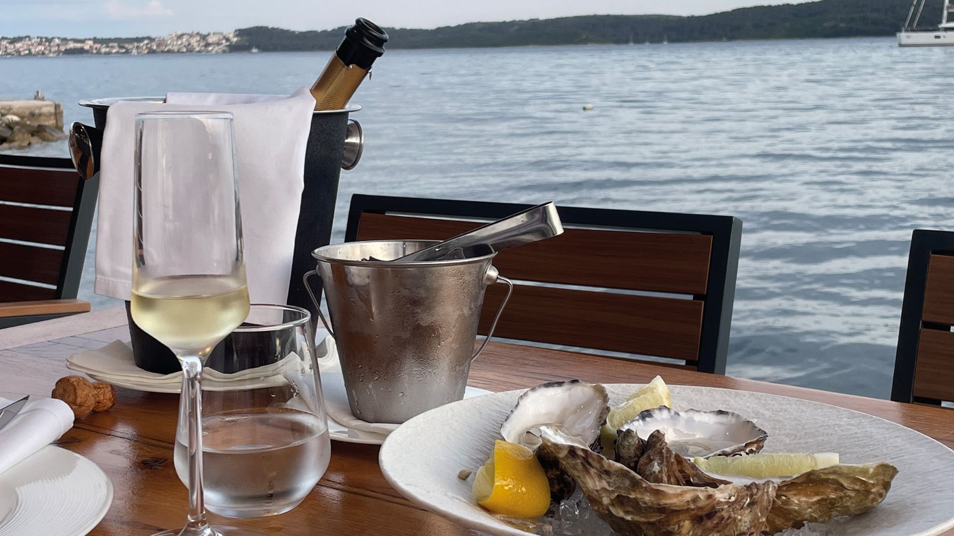 Lokaltipp für Yachturlauber: Restoran Buta in Seget Donji – Genuss direkt am Meer