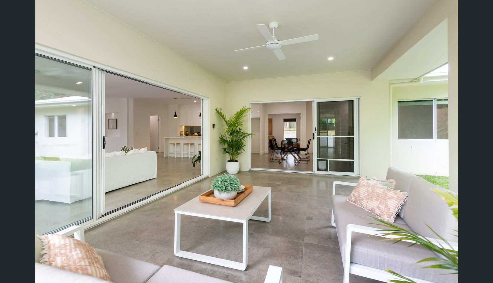 A Bathroom With a Bathtub — Michael Duncan Constructions Pty Ltd in Robina, QLD