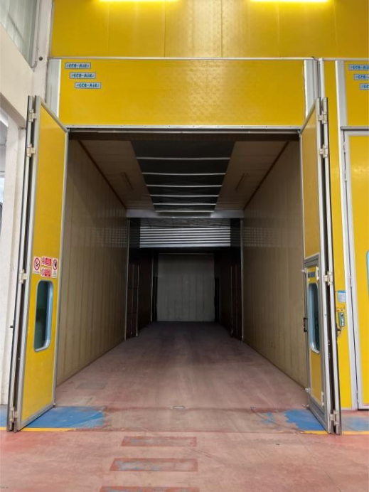Interno dello stabilimento SystemCar