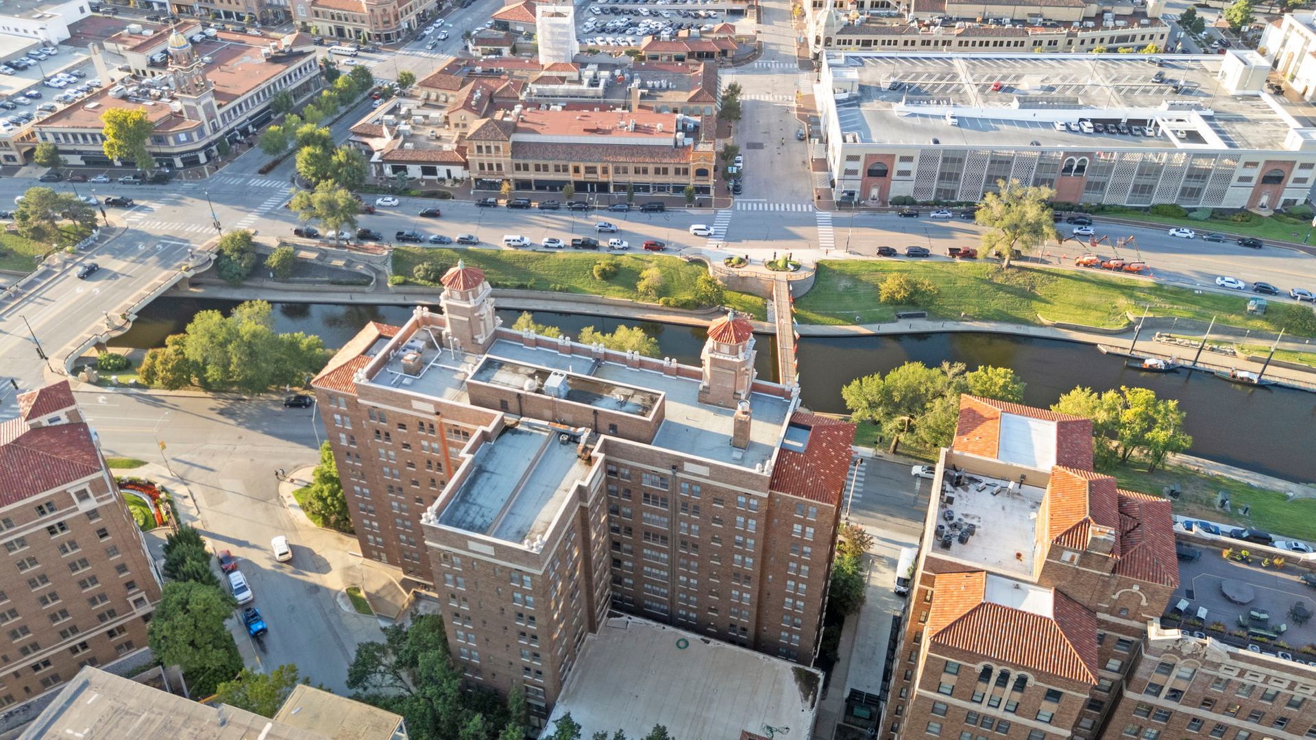 Urban luxury apartments exterior at The Majestic on the Plaza in Kansas City