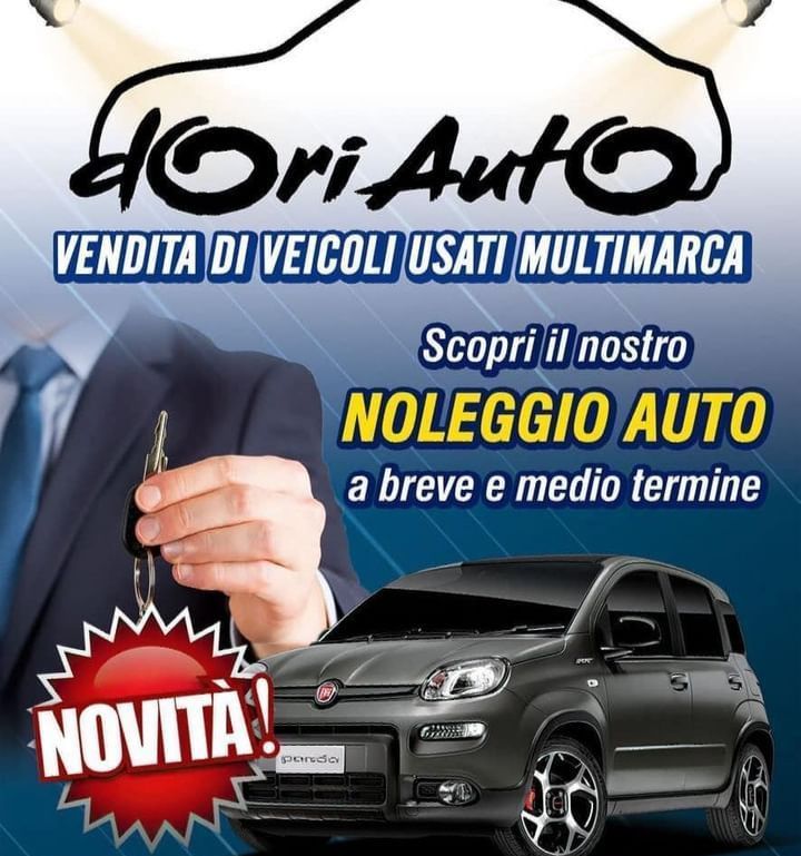 due uomini sono seduti a un tavolo con una macchinina e una calcolatrice.