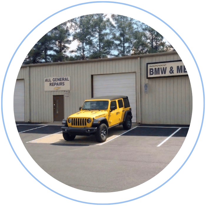 Jeep Wrangler parked outside Tommy Mathewes Auto Repair