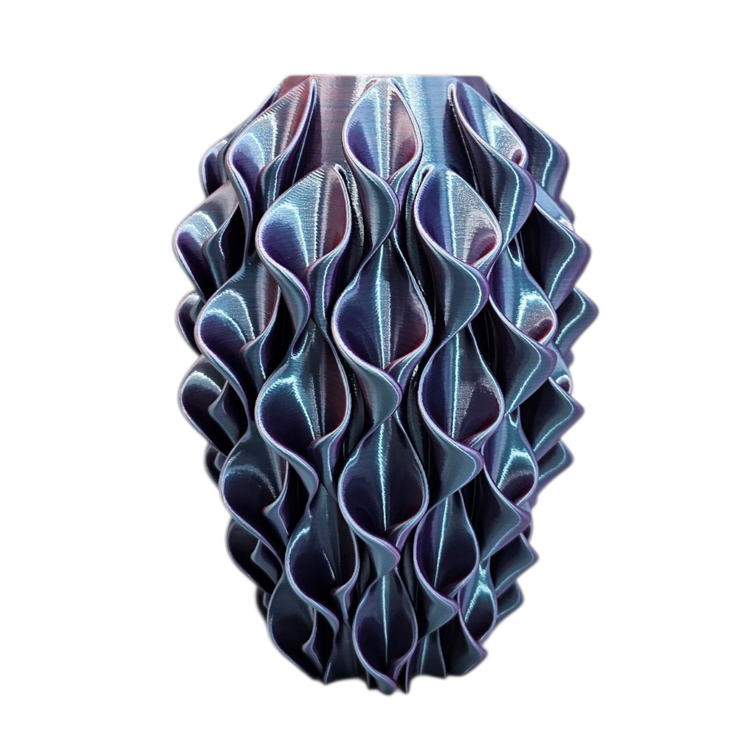 Een 3D-geprinte vaas met een herhalend, golvend verticaal patroon in een kleurovergang van blauw en groen.