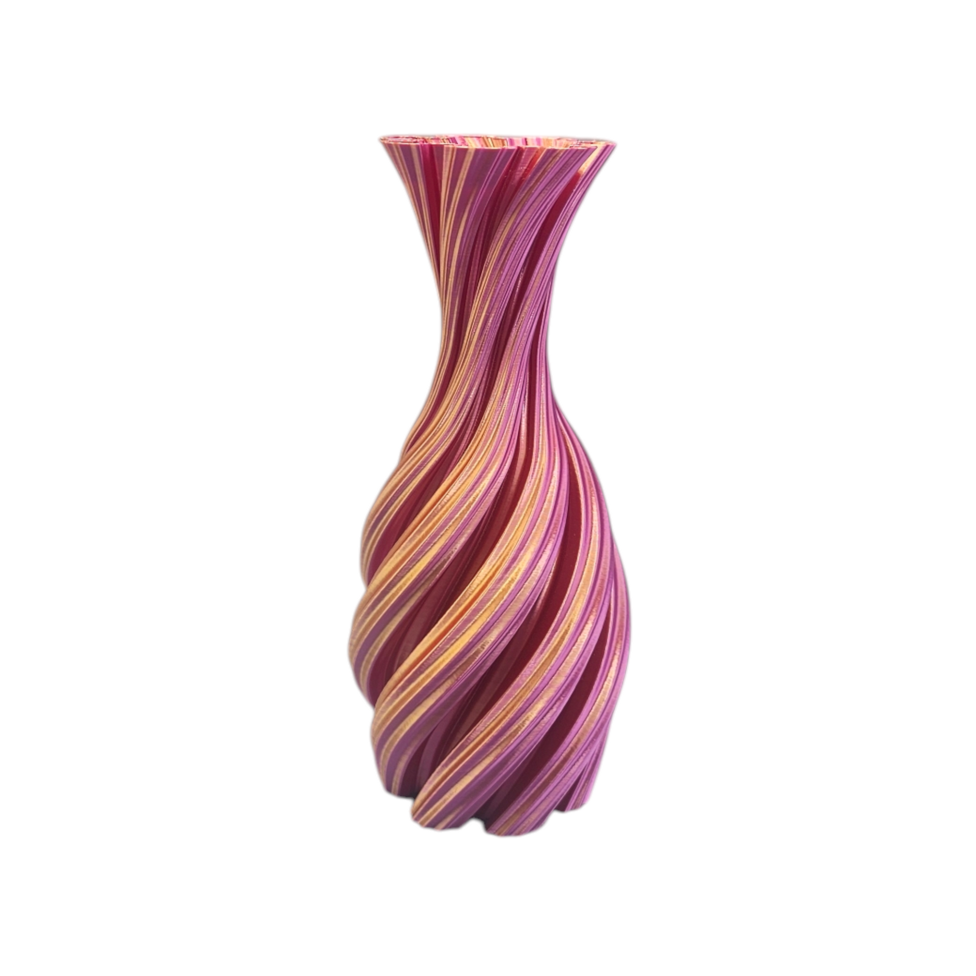 Een 3D-geprinte, spiraalvormige vaas met een gegroefde hals, voorzien van afwisselende verticale strepen in magenta en goud.