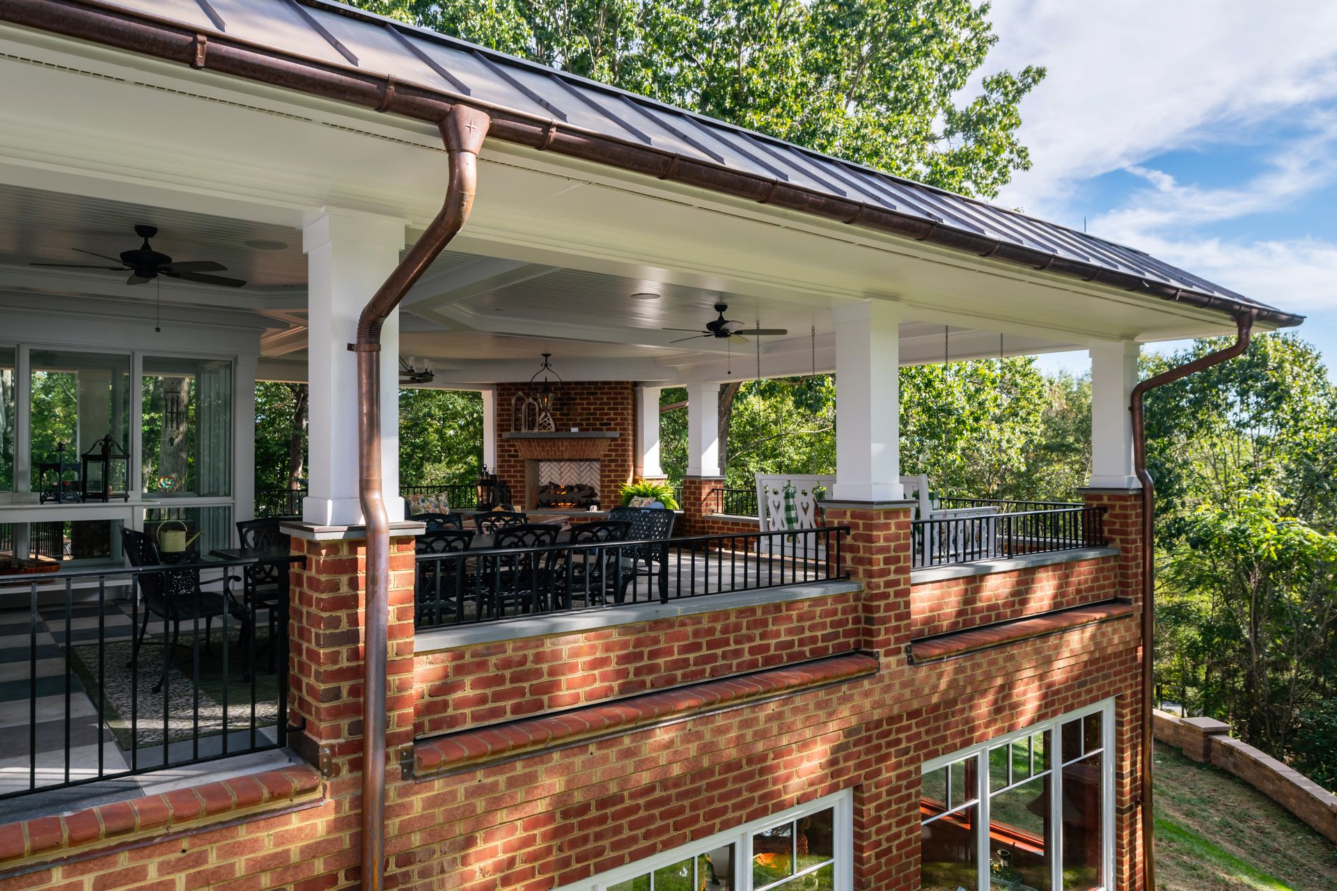 close up of second story outdoor patio