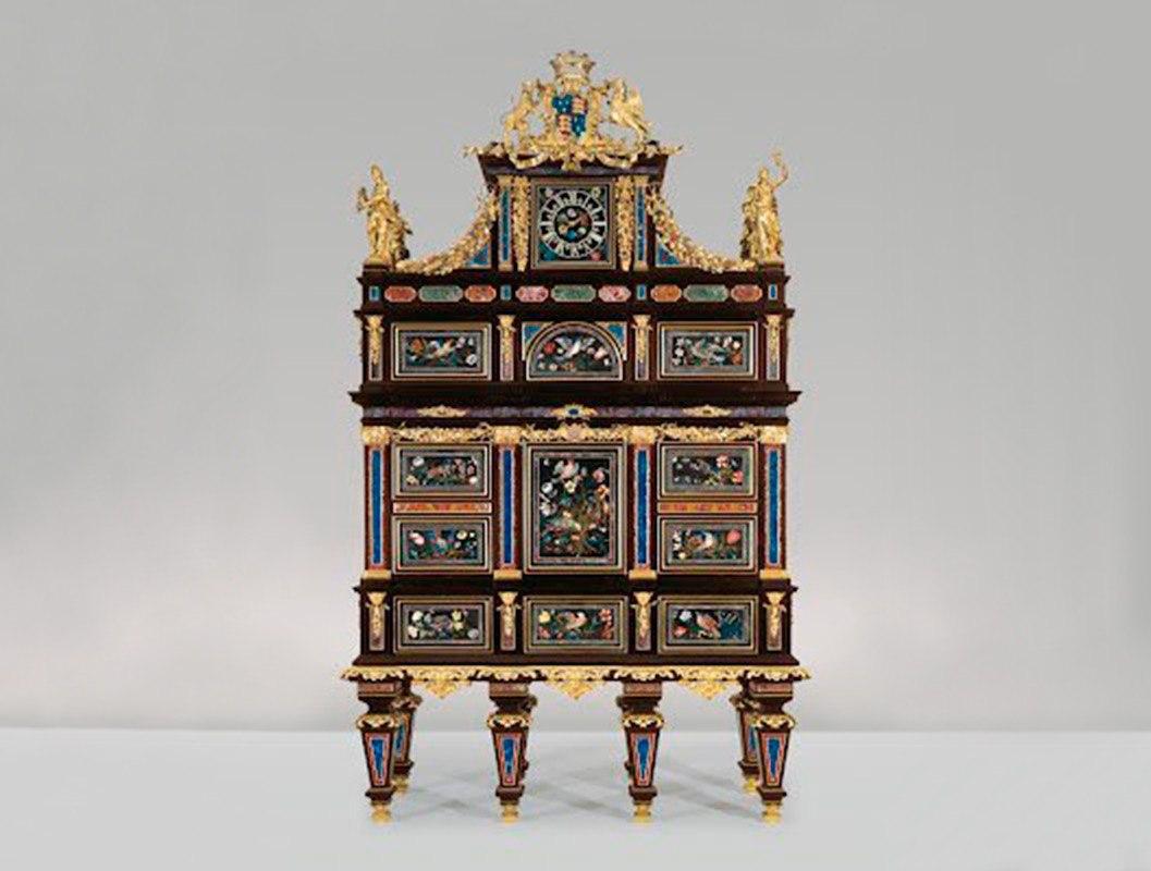 Badmintong Cabinet