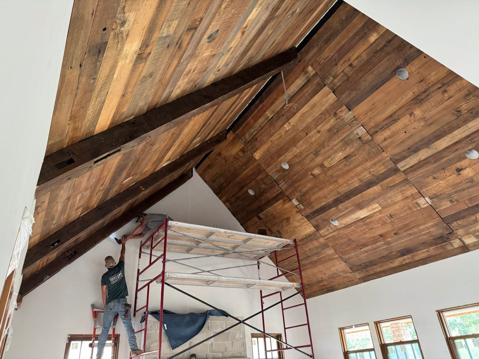 ceiling, ceiling cladding, ceiling beams, mantel