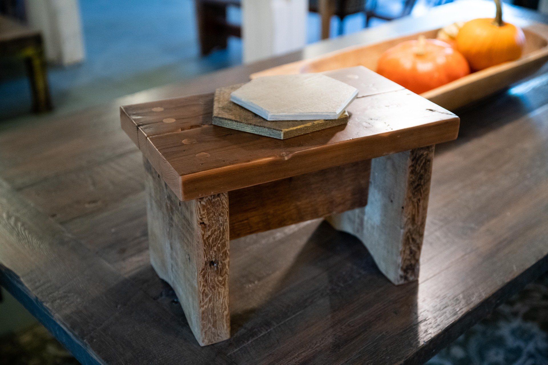 foot rest, small foot rest, foot stool, wooden foot stool
