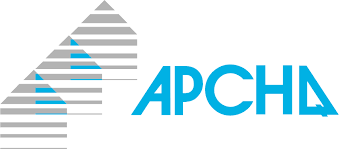 Logo de l'APCHA, lettres turquoise, avec un motif géométrique gris et bleu à gauche.