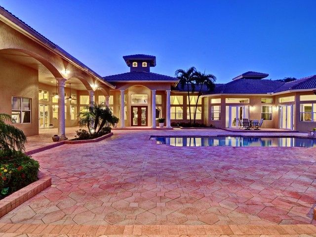 pool courtyard