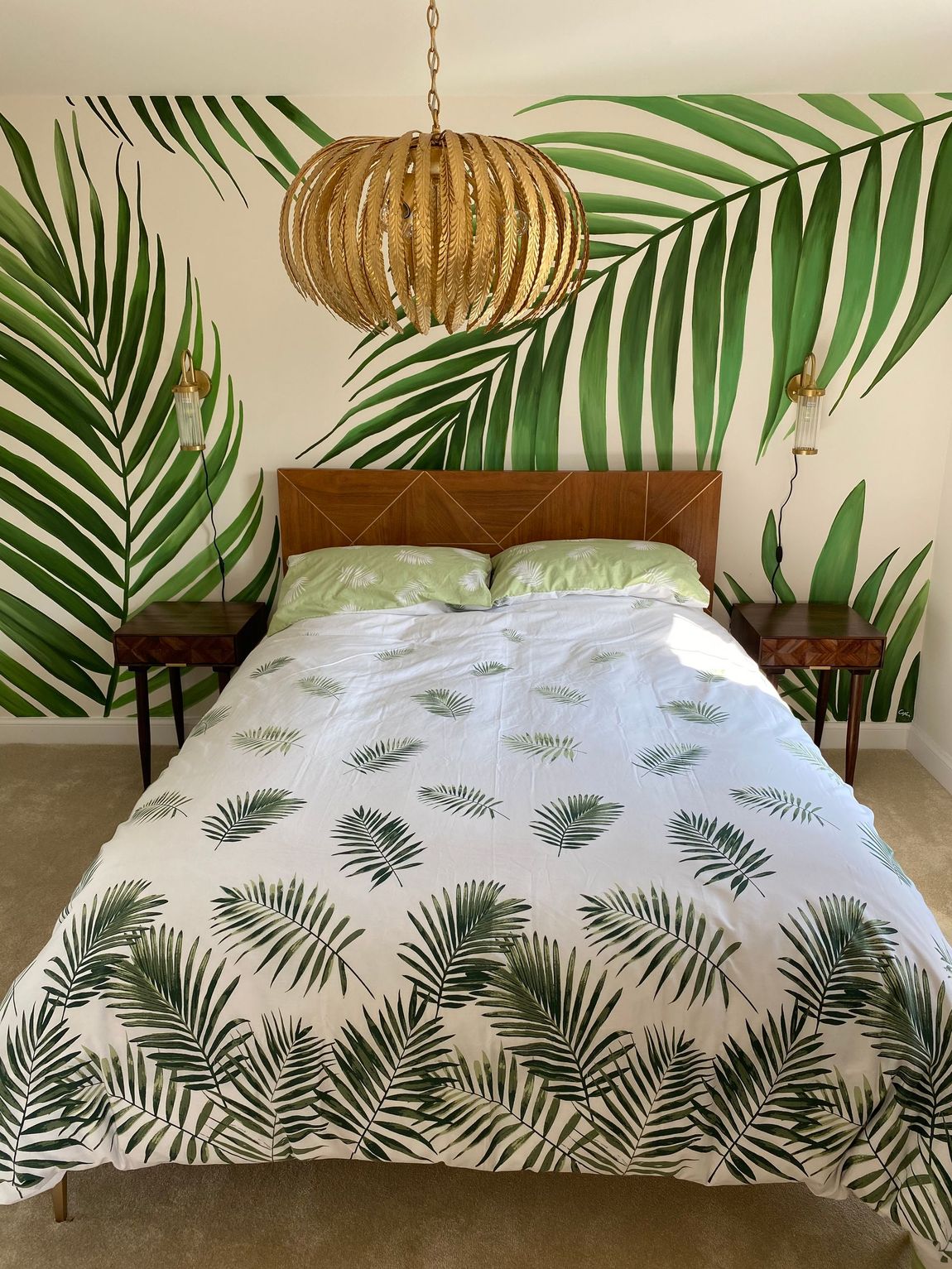 large modern leaf wall mural in adult bedroom, contemporary modern stylish green home decor cosmopolitan  