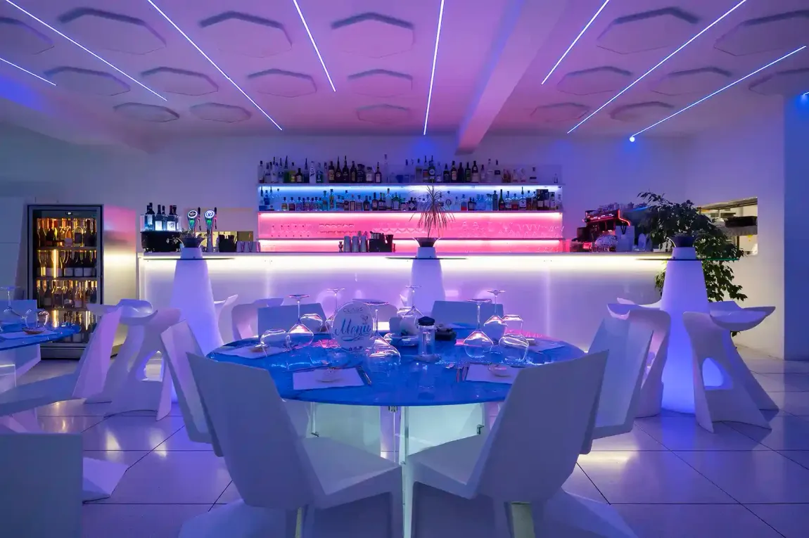 Foto del bancone del cocktail bar del CLASS Ristorante a Roma