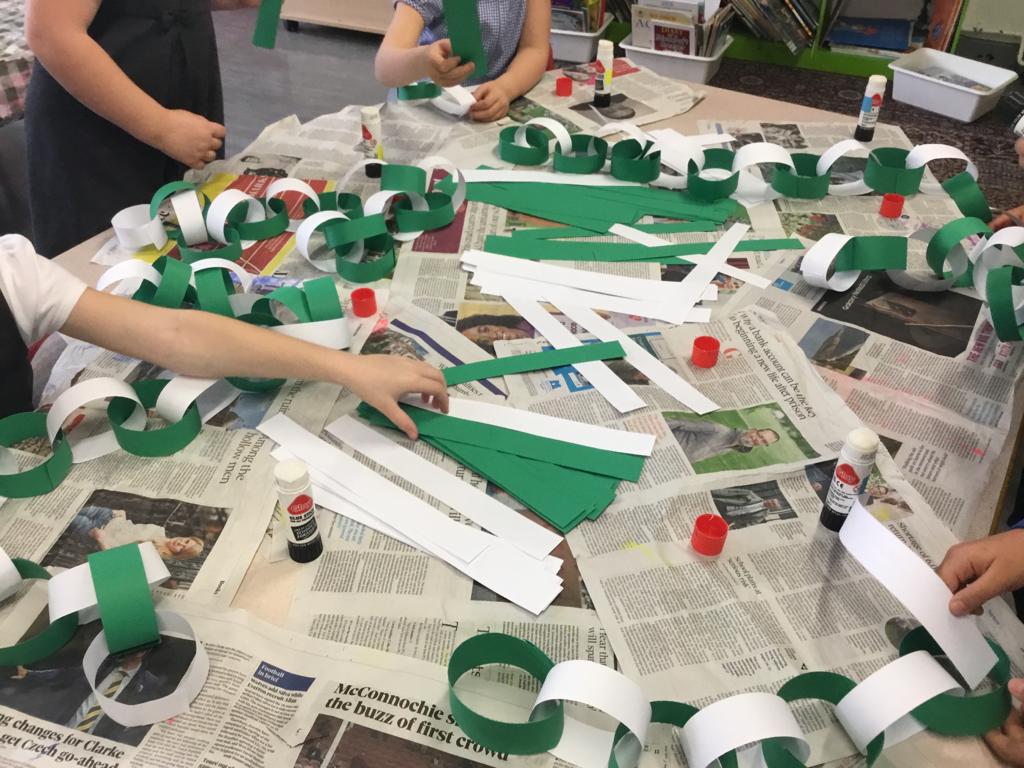 Children making Christmas decorations