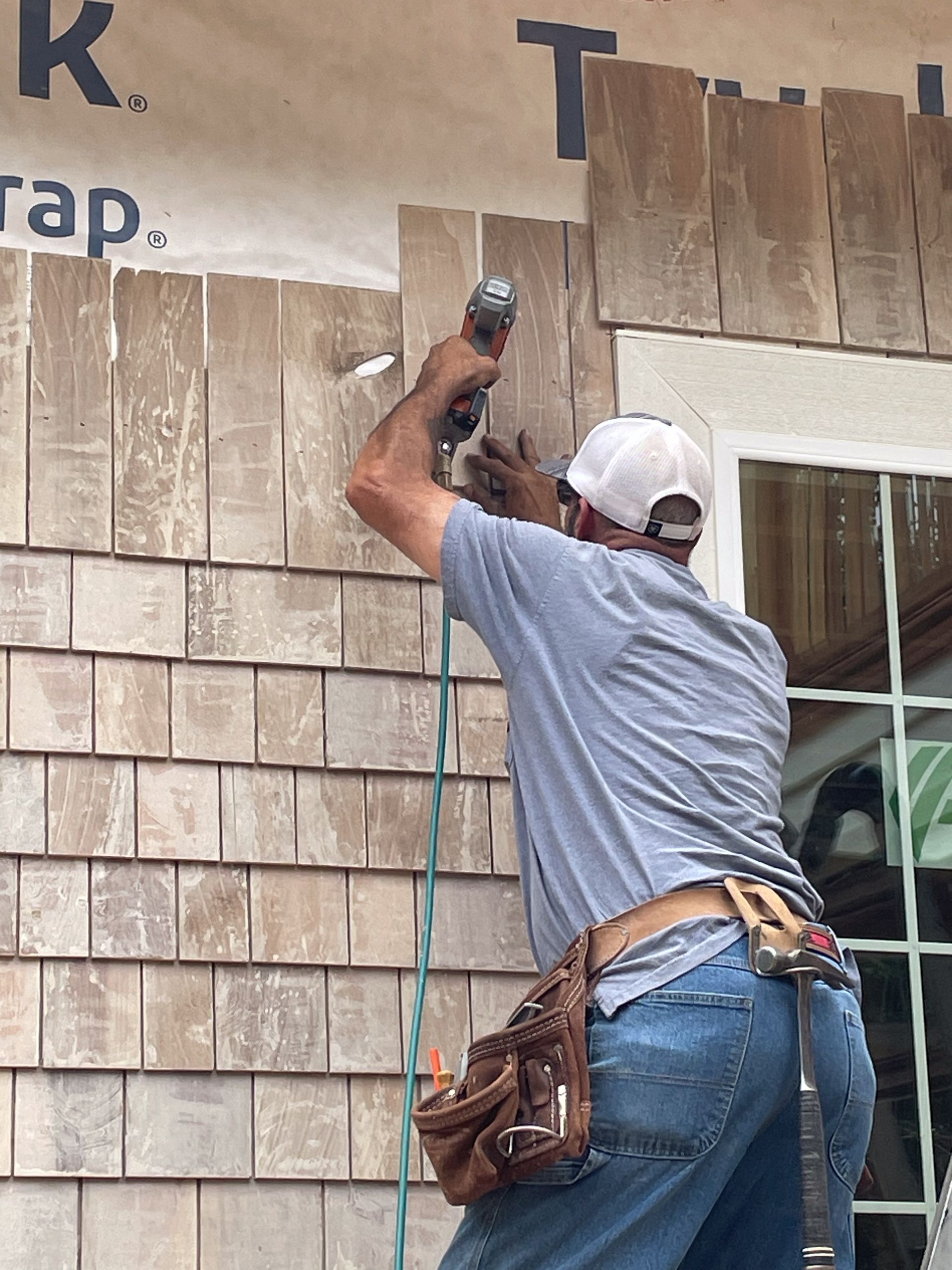exterior siding contractor