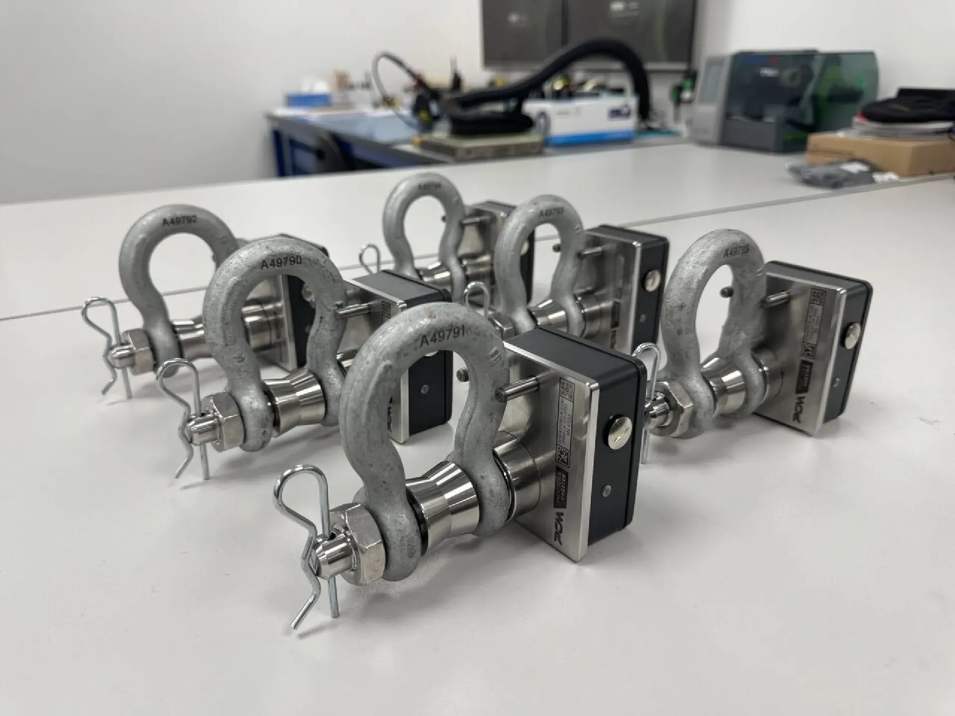 6 custom load shackles used to measure tensile force