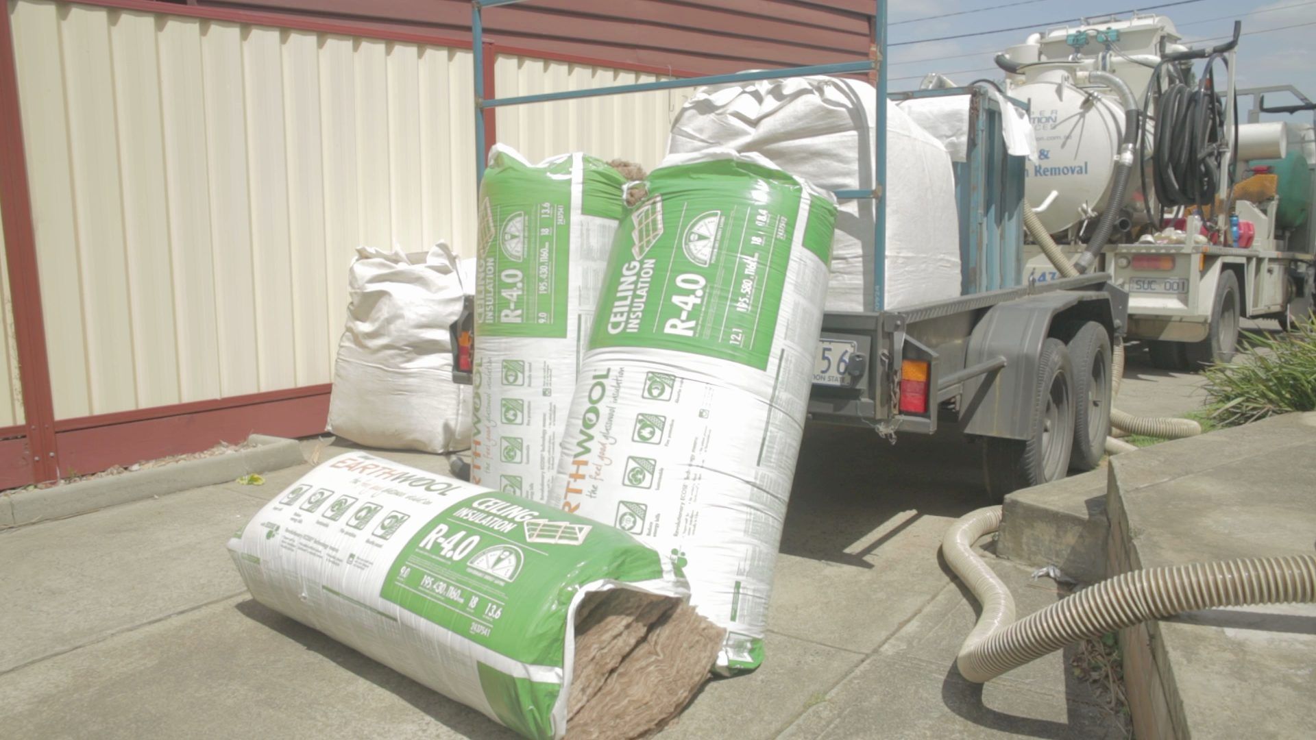 Earthwool R4 insulation batts for ceiling insulation