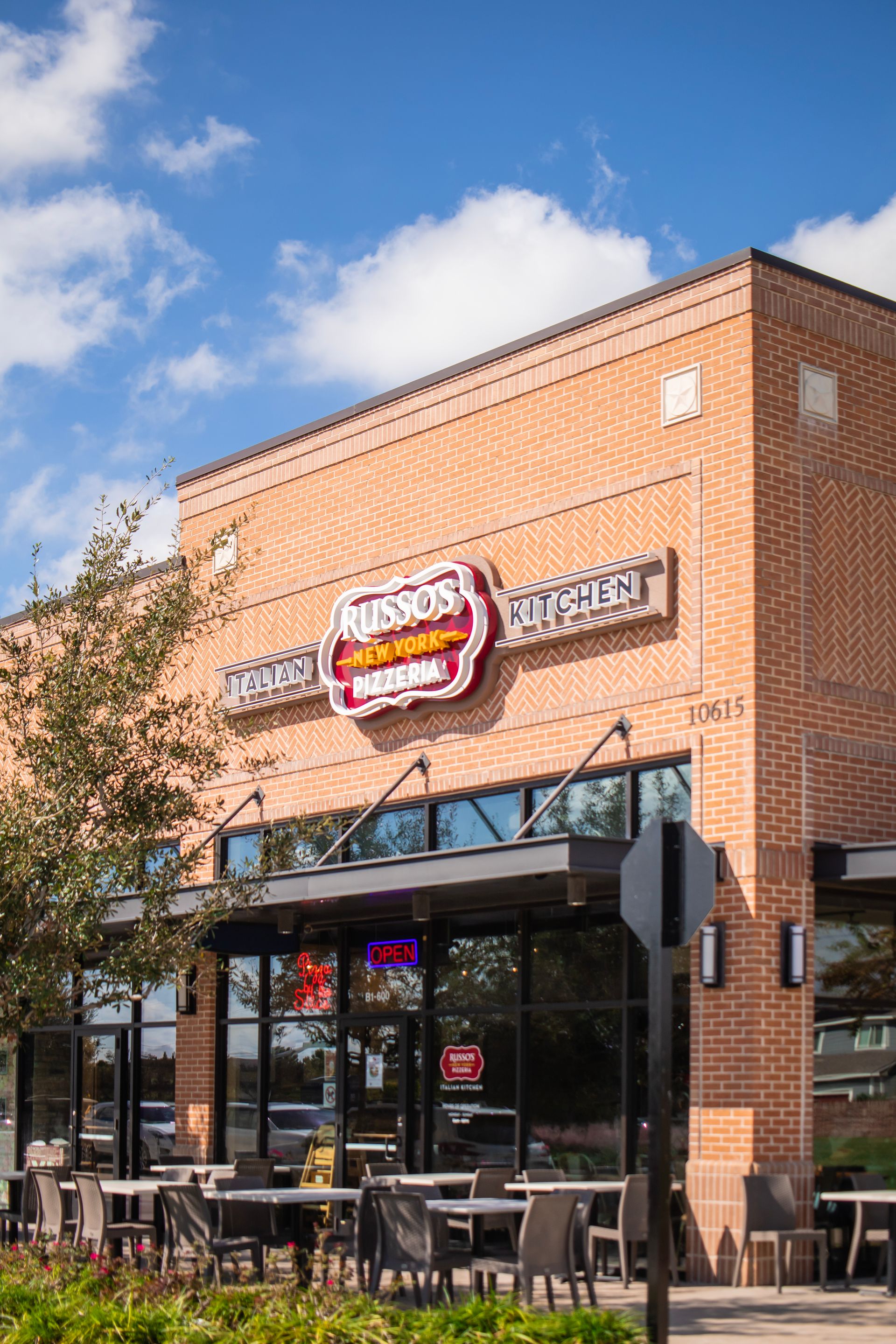 Ruzzo's Pizzeria Bridgeland exterior