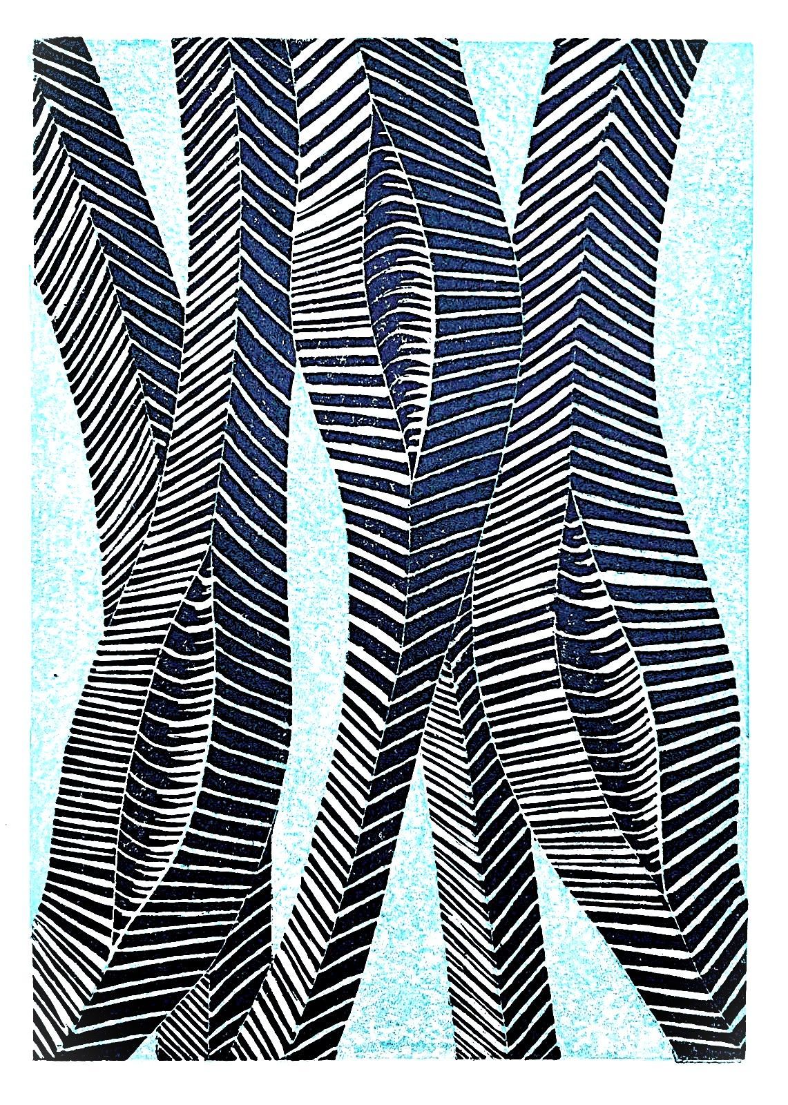 Abstracte linosnede van donkerblauwe en witte golvende verticale lijnen op een lichtblauwe achtergrond.