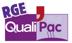 Logo RGE QualiPac en violet et rouge avec une icône de vague de chauffage stylisée