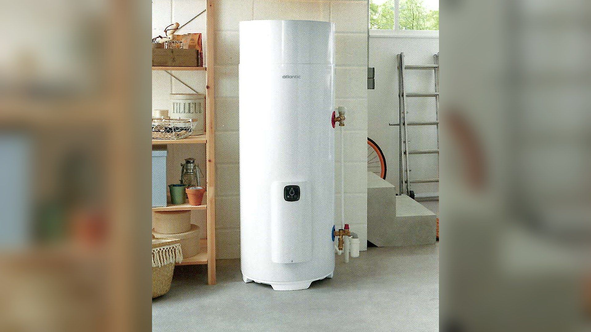 Chauffe-eau thermodynamique Atlantic EGEO installé dans un garage
