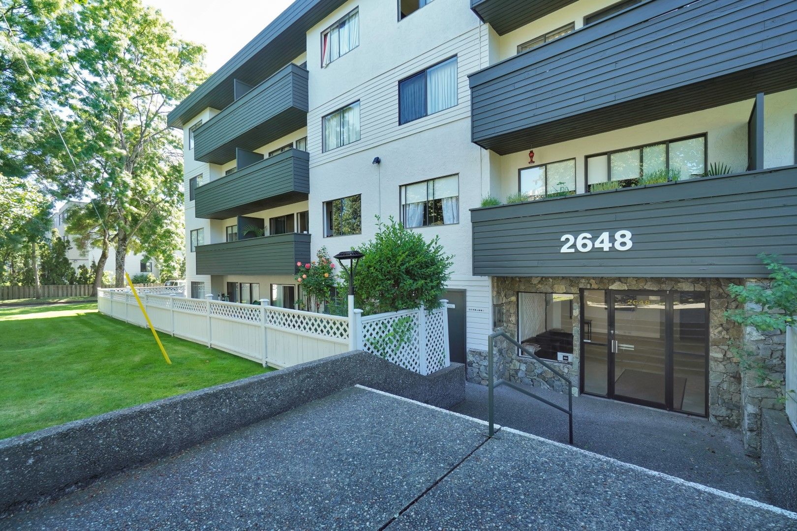 Royal Graham Apartments Gallery