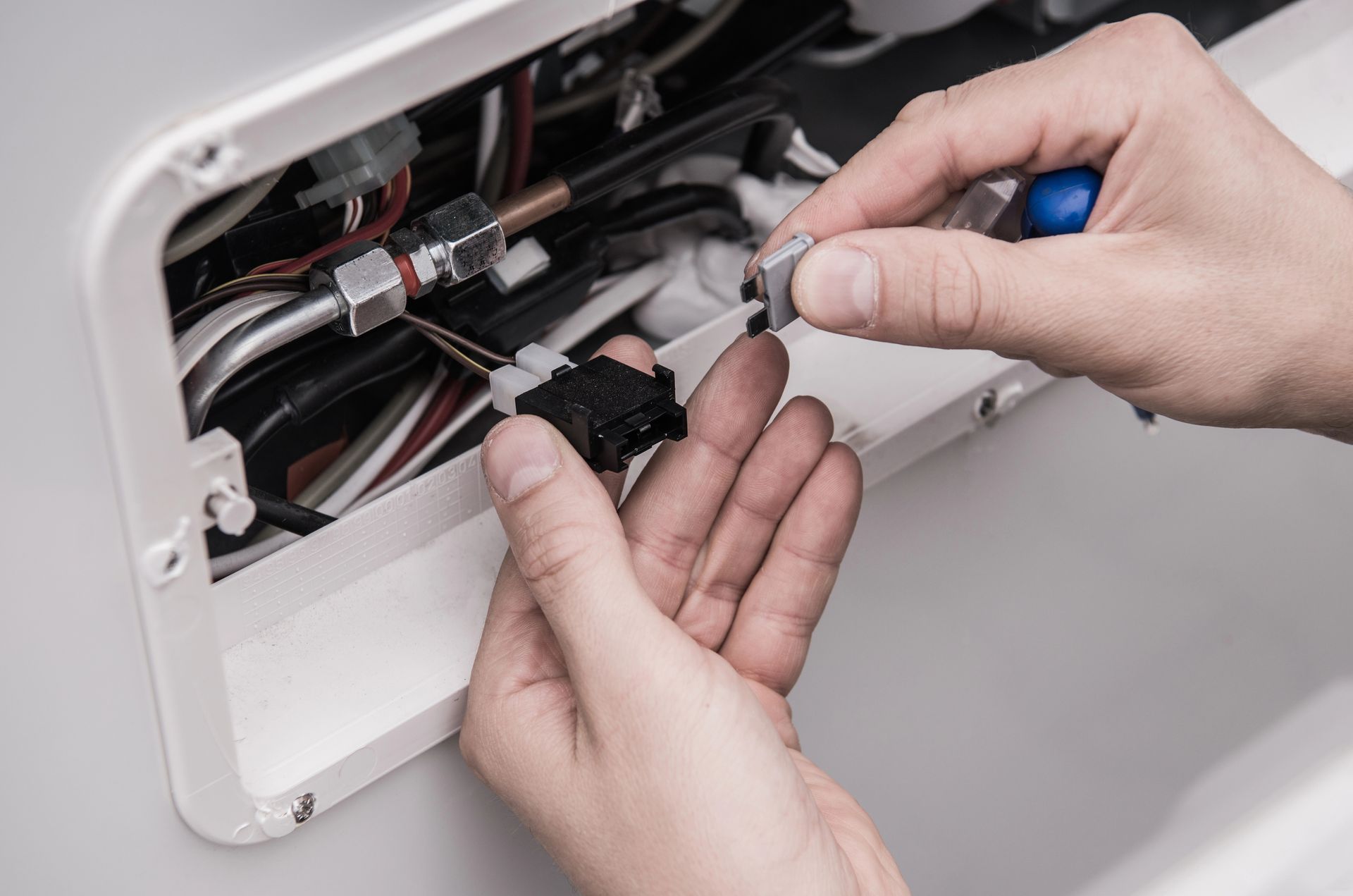 RV electrical repair