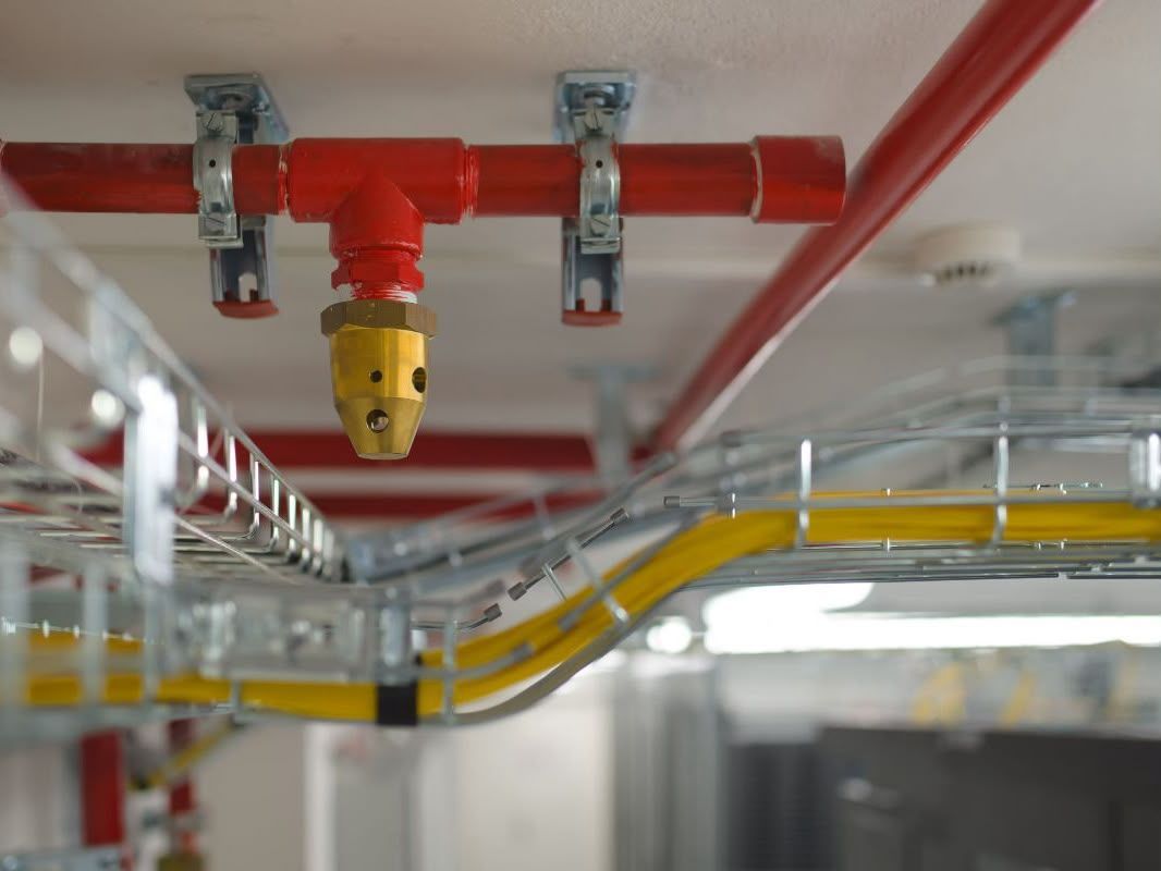 Installation sprinkler sous plafond