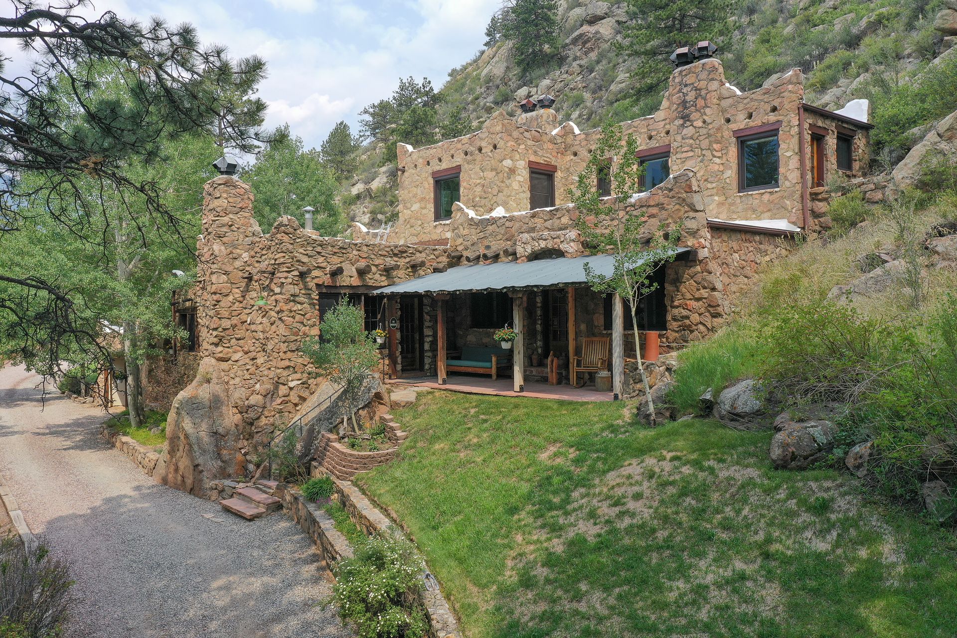 North Fork Ranch Stonehenge Lodging